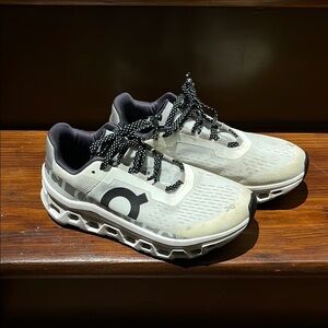 On Running Cloud Monster  Sneakers